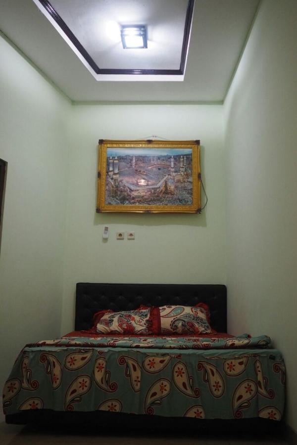Penginapan & Guest House Mbok Dhe Borobudur マゲラン エクステリア 写真